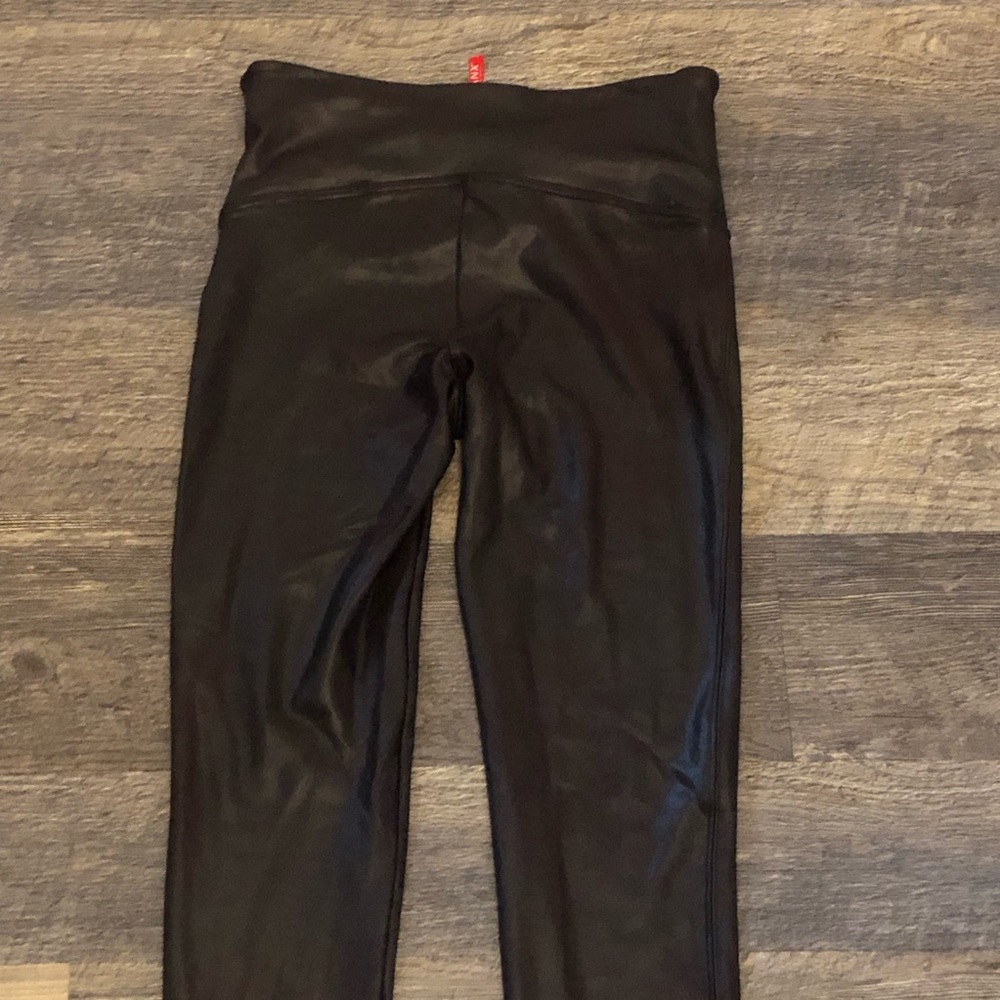Spanx Leggings Size MediumFaux Leather Print Brown shiny EUC - Picture 6 of 7